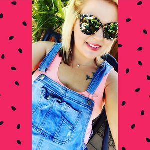 Meet your Posher, Leanne